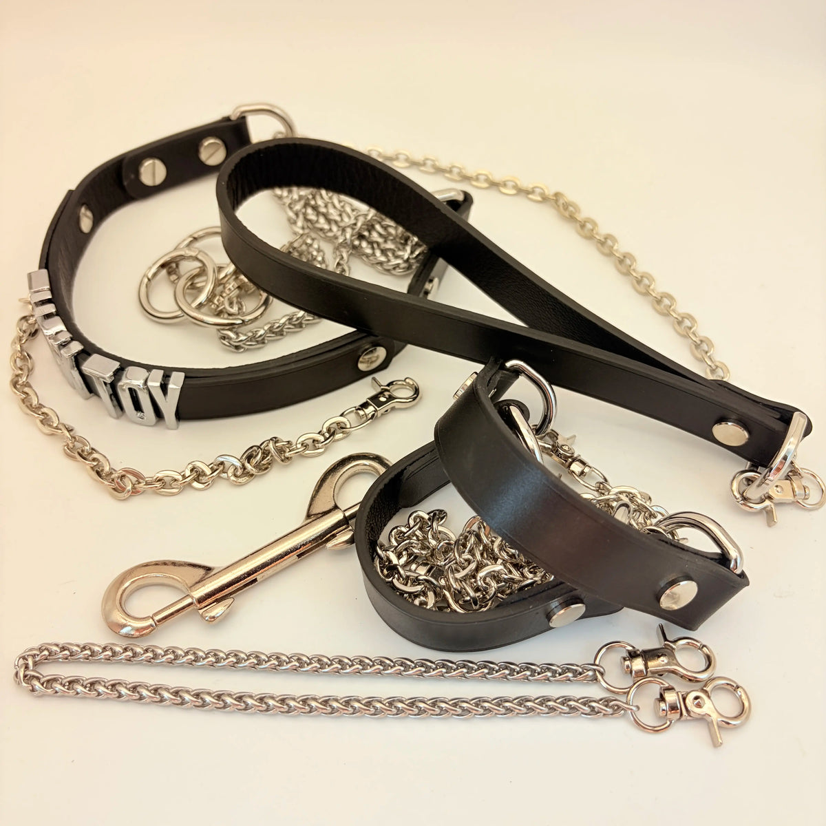Spelled Out – Custom Letter Leather Collar with O-Rings | Hushcrafts®