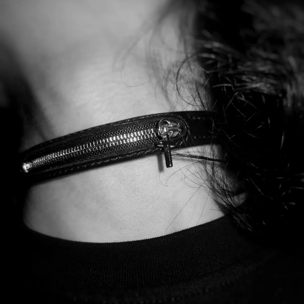 Open Secret – Hand-Stitched Leather Zipper Choker with Hidden Inscription | Hushcrafts®