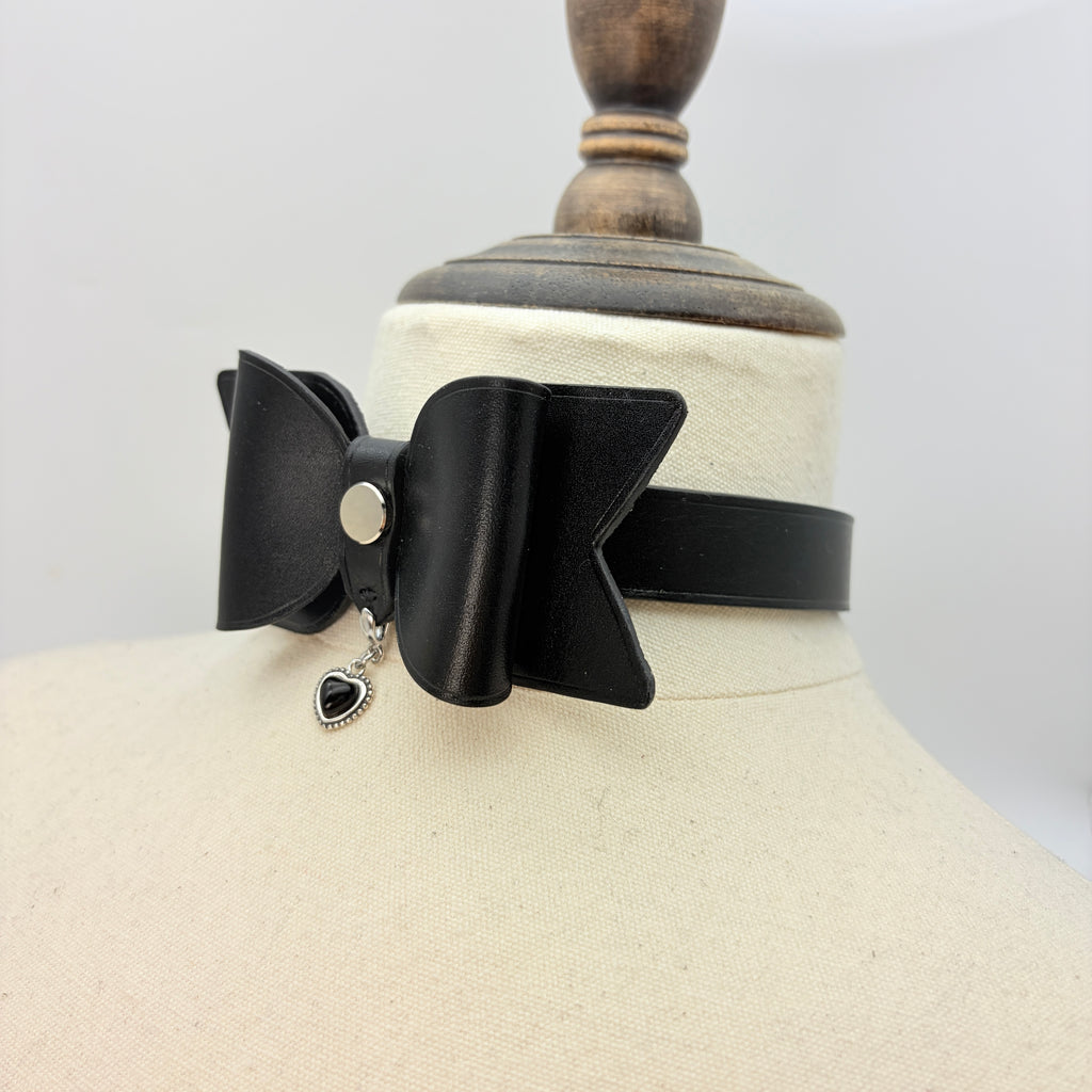 Dark Tender – Leather Bow Choker with Heart Charm | Hushcrafts®