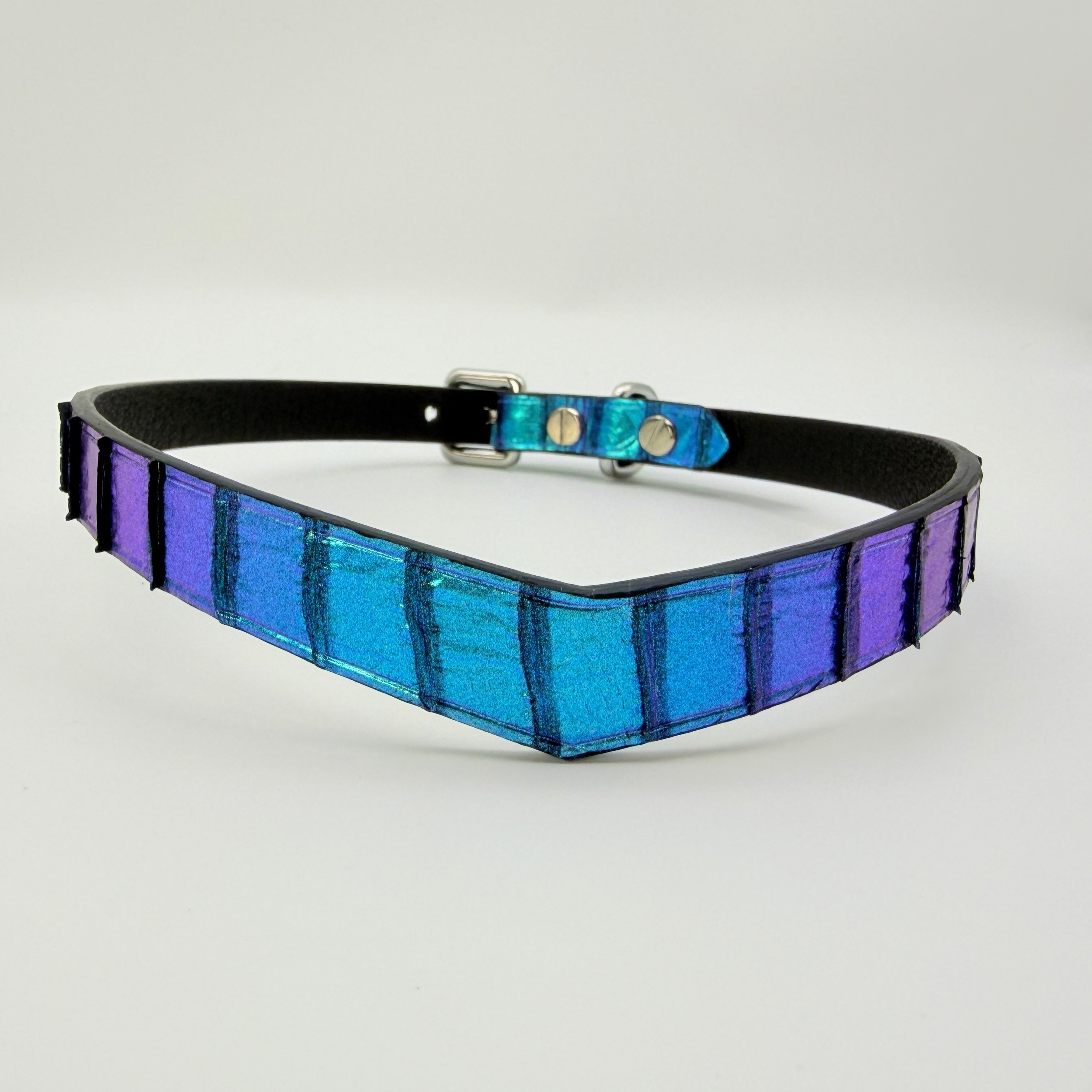 Vanguard Halsband – Halsband aus Schlangenleder mit Lammfellfutter und abschließbarem Verschluss | Hushcrafts®
