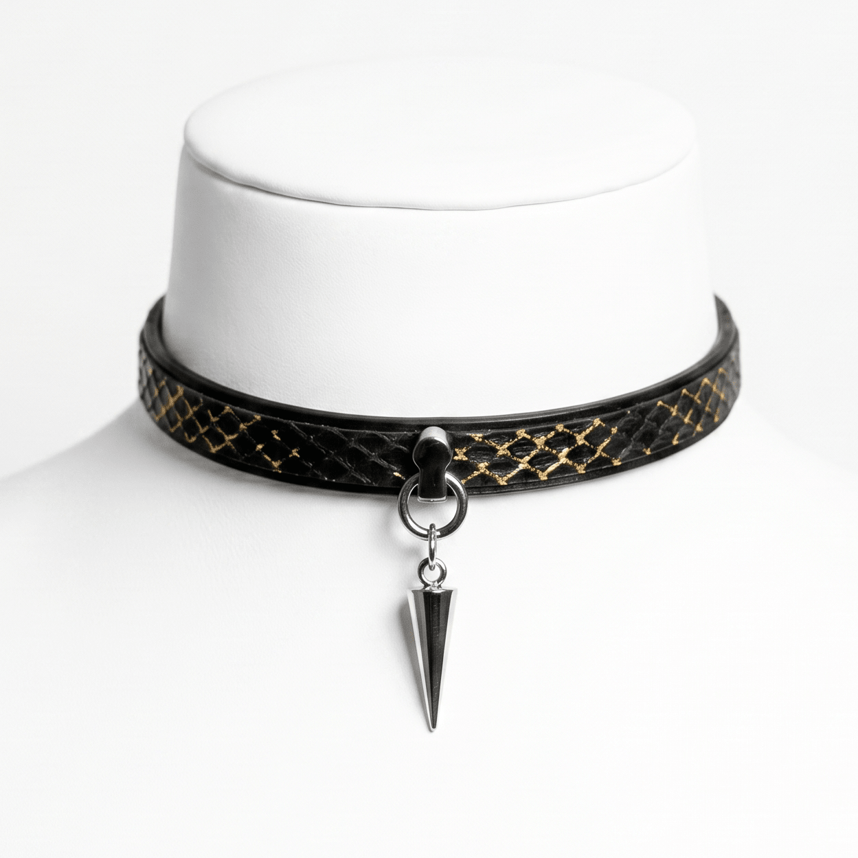 Glacial Choker – Sustainable Salmon Leather Choker with Spike Pendant | Hushcrafts® - Hushcrafts LLC