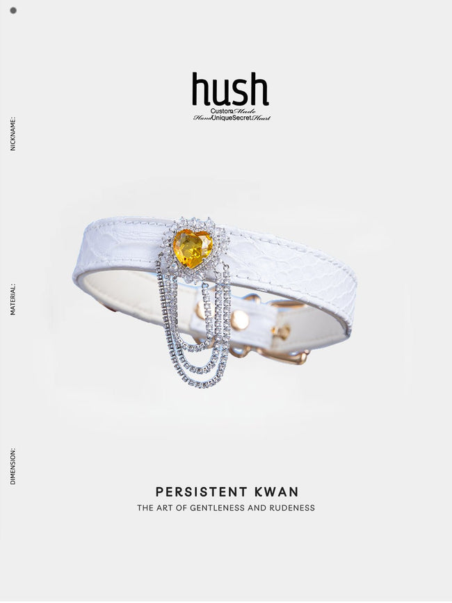 Lederhalsband „Eleganz im Mondschein“ Main Image