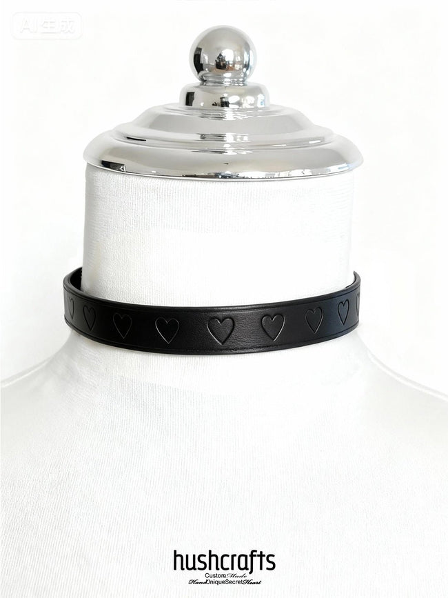 "Heartline Elegance" Leather Choker Main Image