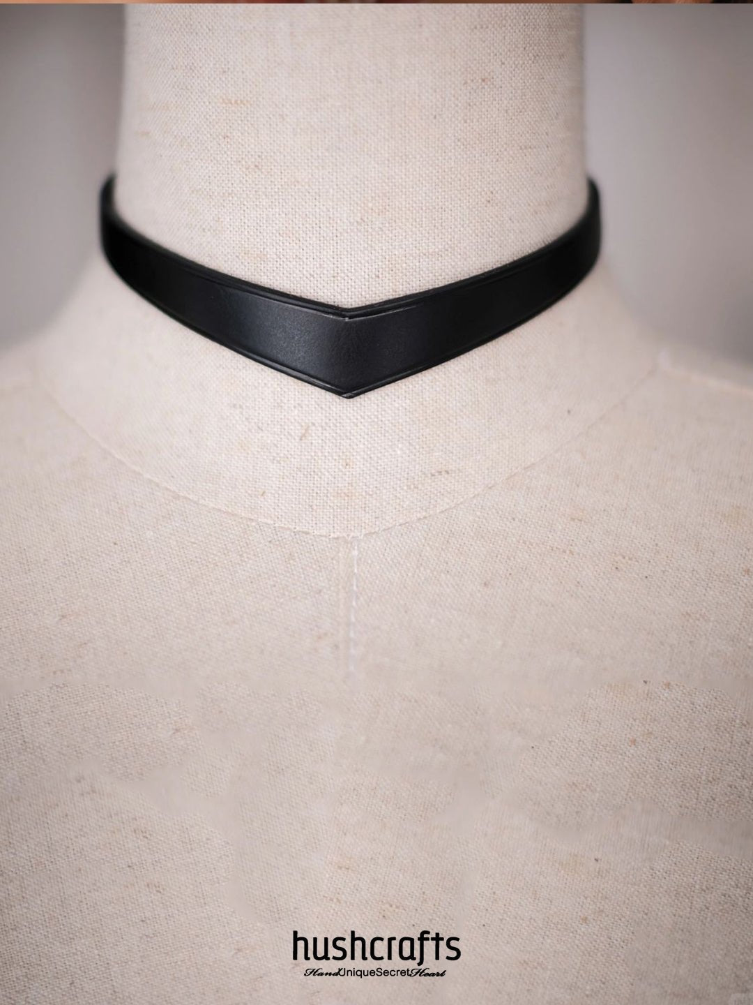 HushCrafts Premium Cowhide Leather V-Choker – Adjustable with Chain Leash, for Fashionable Men and Women