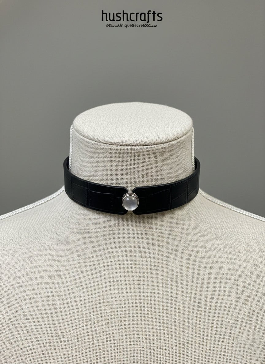 "LUNAR GEM" Crocodile Collar with 925 Silver Setting - Hushcrafts LLC