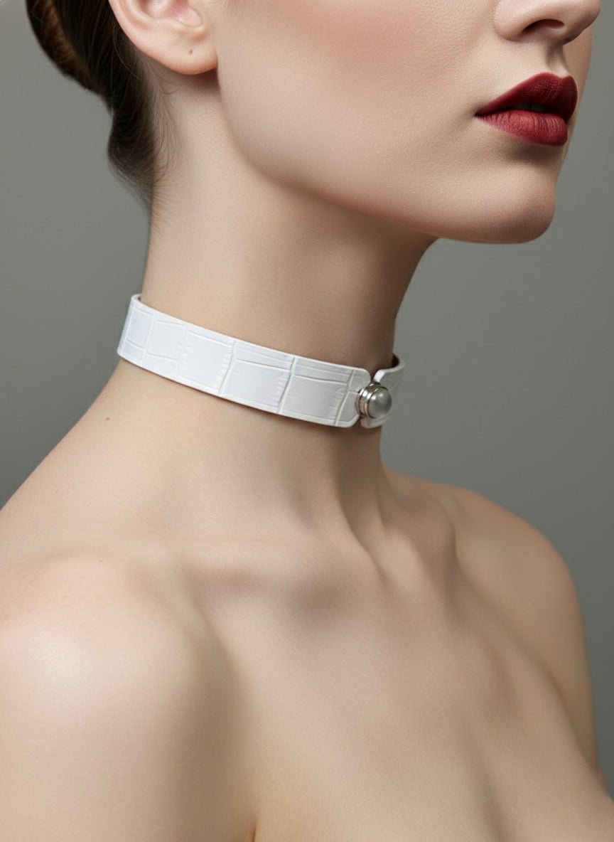 "LUNAR GEM" Crocodile Collar with 925 Silver Setting - Hushcrafts LLC