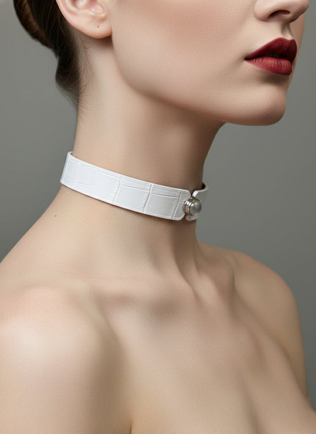 "LUNAR GEM" Crocodile Collar with 925 Silver Setting - Hushcrafts LLC Hover Image