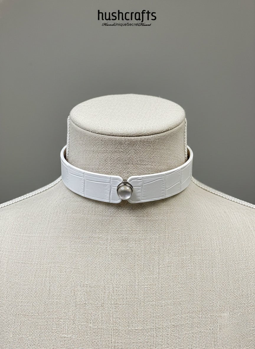 "LUNAR GEM" Crocodile Collar with 925 Silver Setting - Hushcrafts LLC