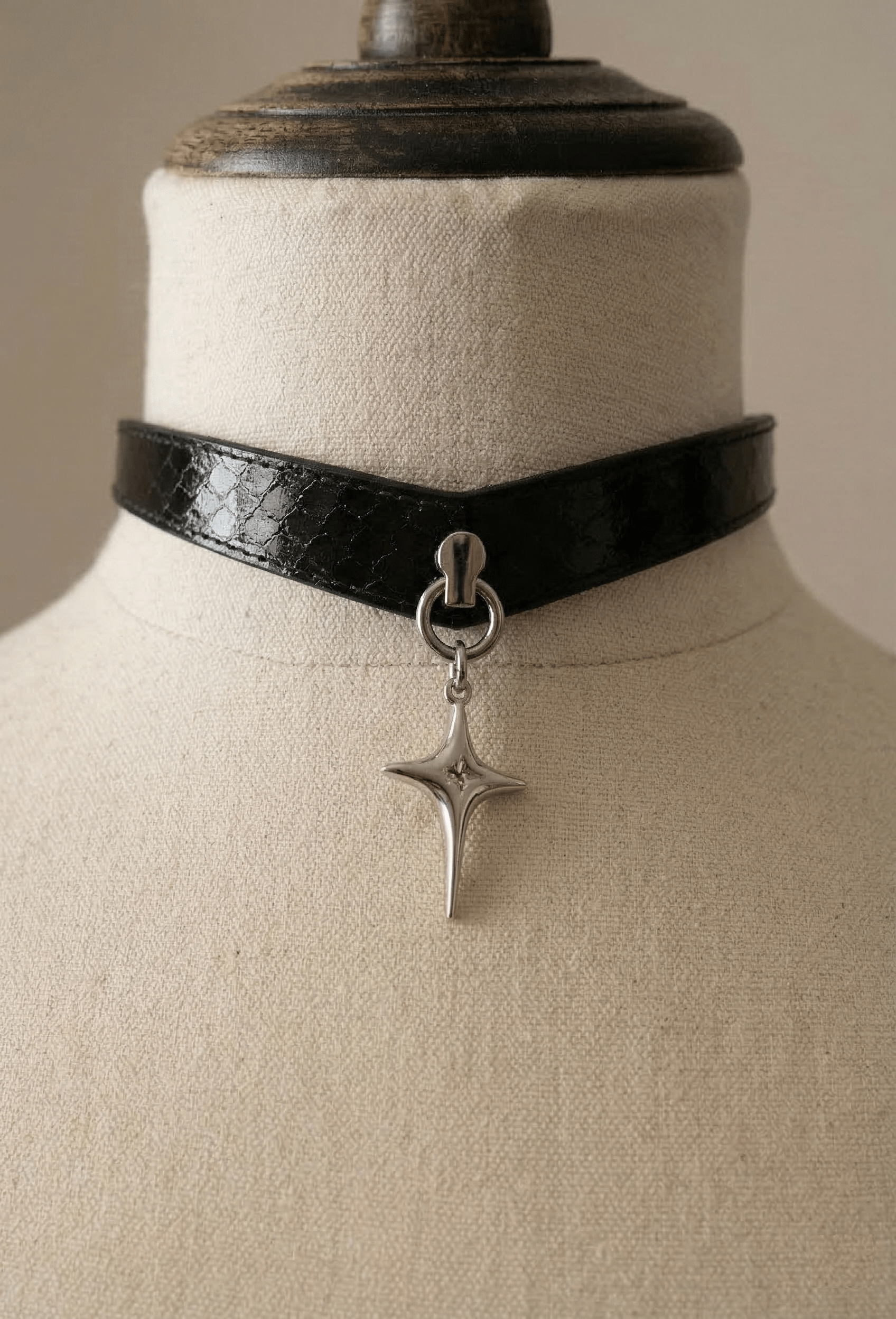 The Vesper Choker - Hushcrafts LLC