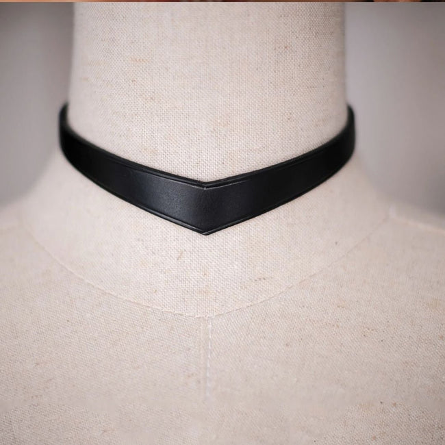 Vanguard Collar – Premium V-Shape Leather Choker | Hushcrafts® Main Image