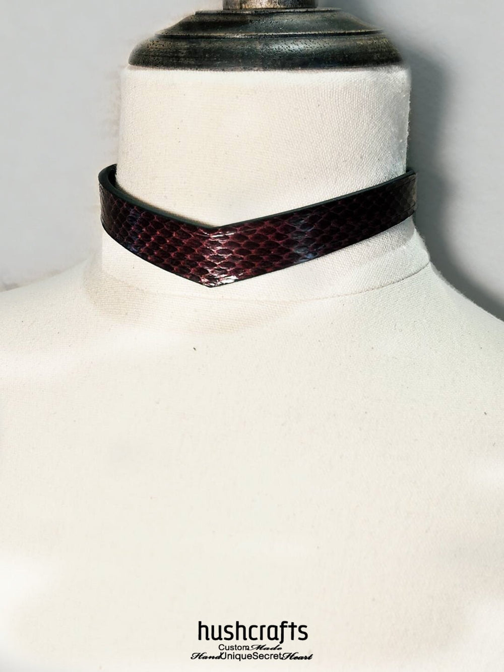 VANGUARD LOCKED Snake Leather Collar - hushcrafts