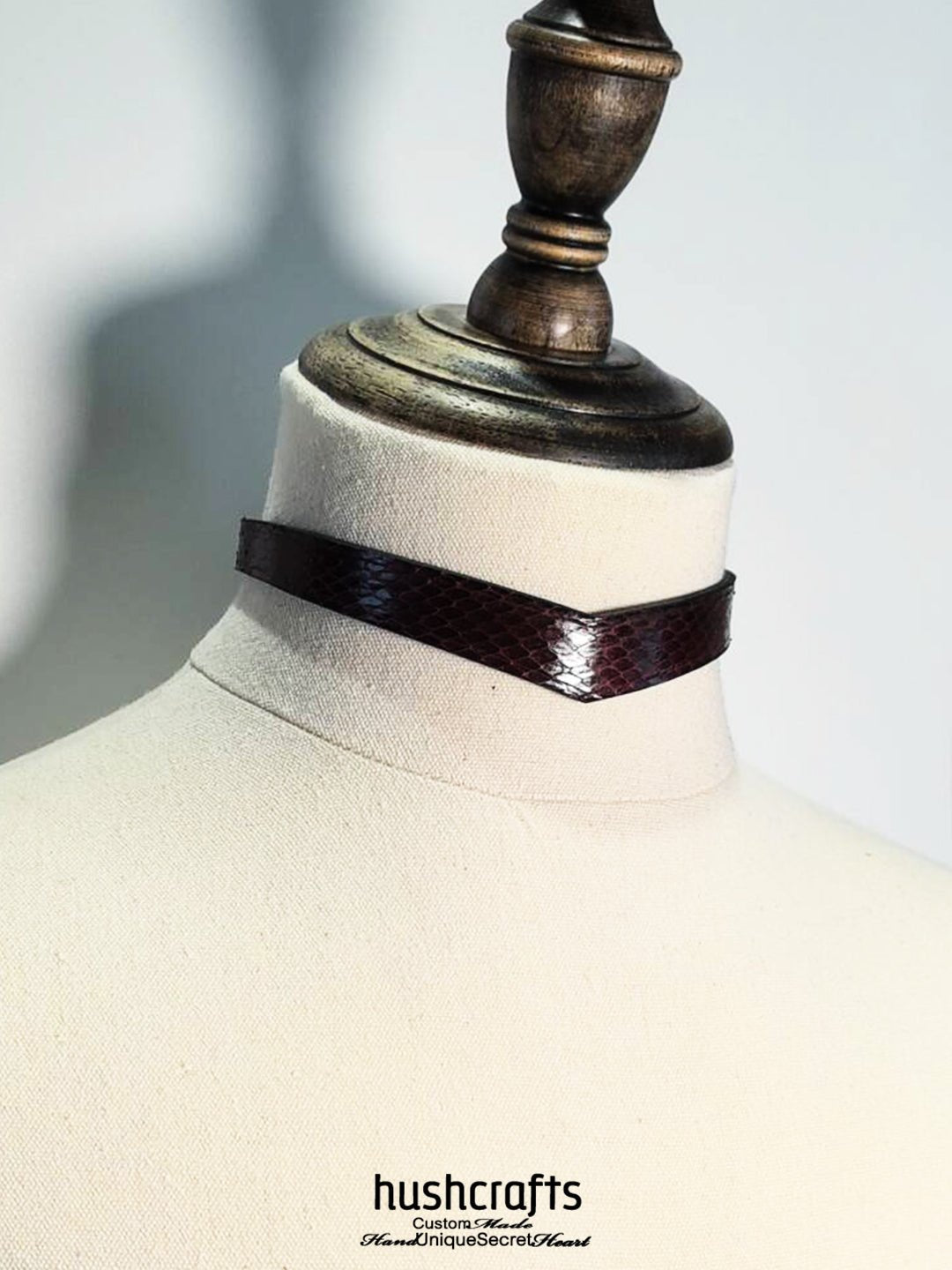 VANGUARD LOCKED Snake Leather Collar - hushcrafts