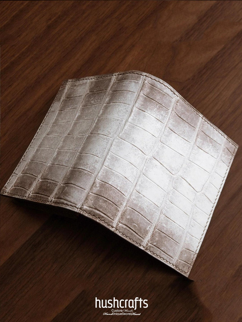 Wallet with Lock Clasp and Zipper - hushcrafts